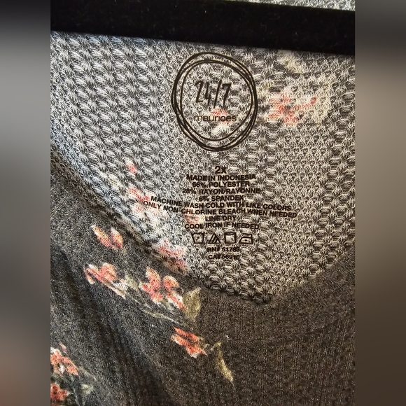 Maurices Tee - Picture 2 of 3